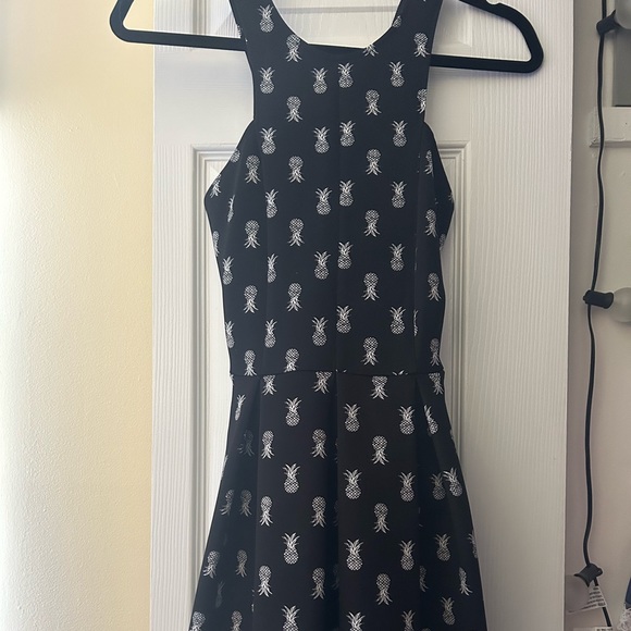 Pineapple Hollister sundress - Picture 2 of 4